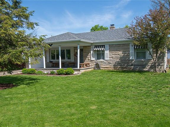 3rd image of 1742 Southview Dr