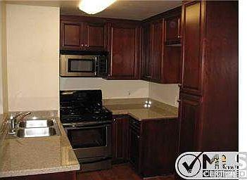 3rd image of 5510 Owensmouth Ave APT 227