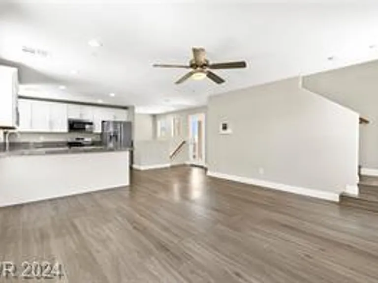 8937 Jennifer Anne Ave — Photo 6