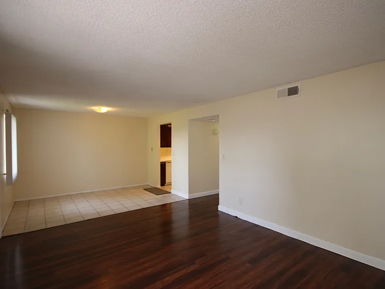 511 N Avenue 66 #C — Photo 4