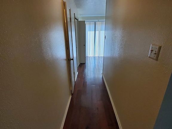 5th image of 1902 Dartmouth St APT P2