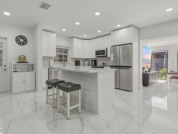 2nd image of 11621 NW 58th Pl