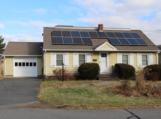 25 Freeman Dr, Greenfield, MA 01301