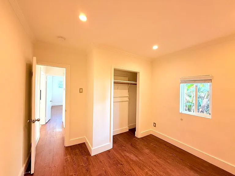 4447 Lockwood Ave — Photo 25