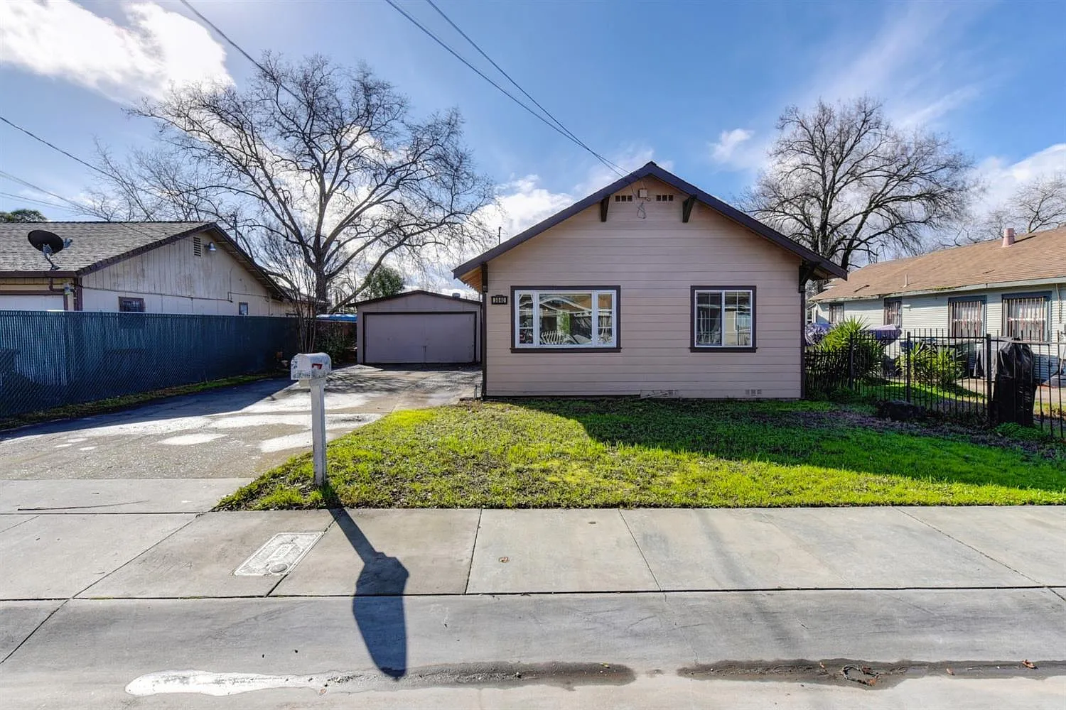 3840 13th Ave photo 1