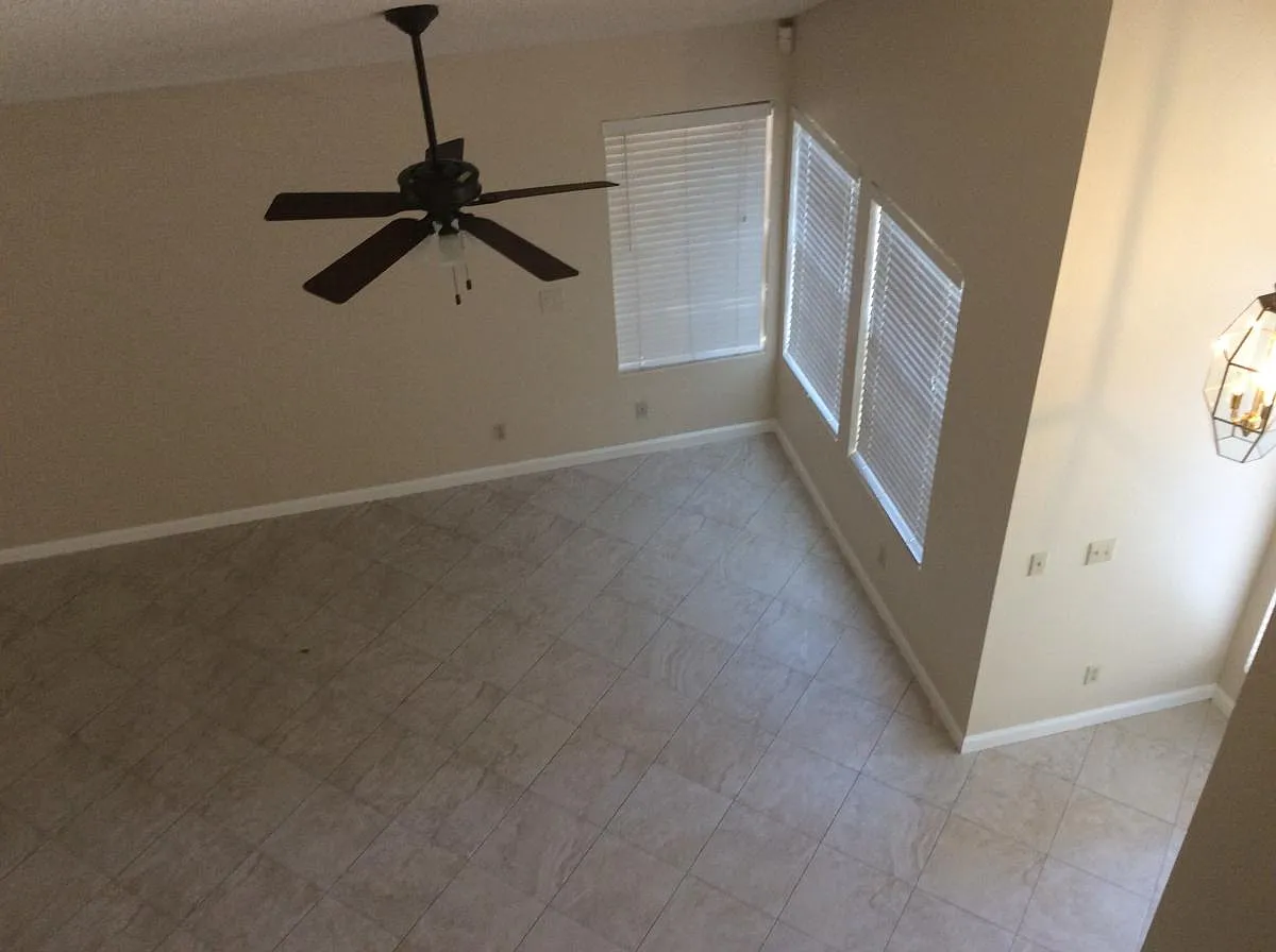 4 bed, 1927 sqft, $3,400 — Photo 3