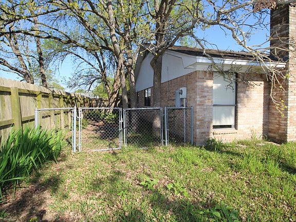 3rd image of 1102 Van Horn Dr