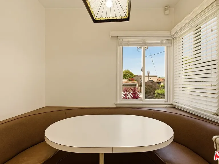 7407 Naylor Ave — Photo 5