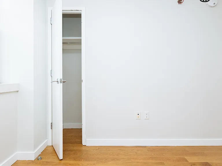 100 Dupont St #1G — Photo 20