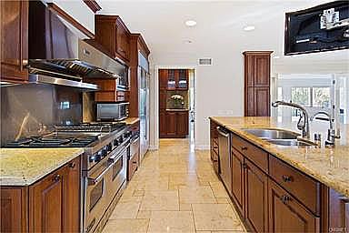 3rd image of 4527 Park Allegra