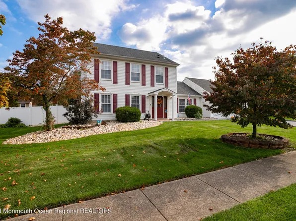 14 Gary Drive, Marlboro, NJ 07746