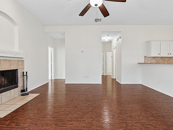 5th image of 9937 Tanglebrush Dr