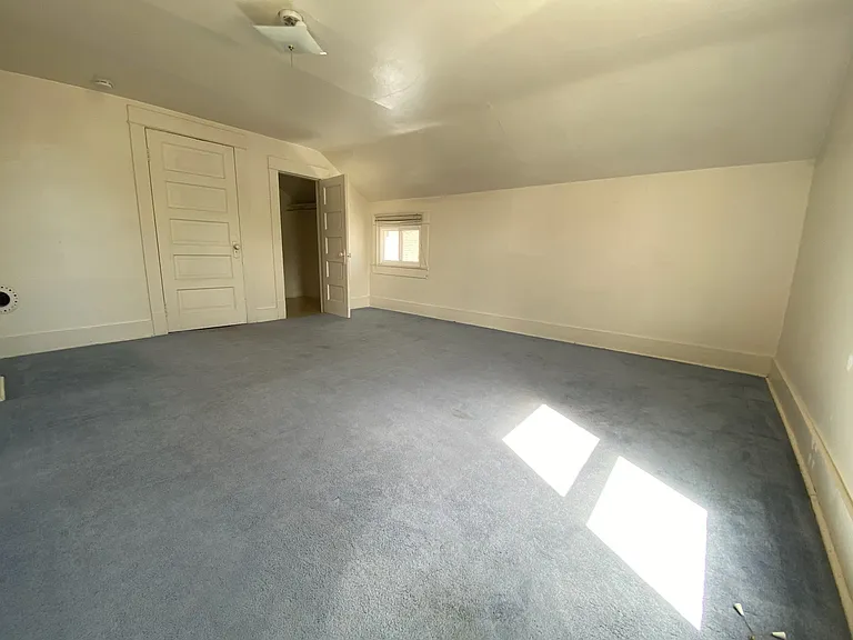 611 1/2 N Sprague St #611-1/2 — Photo 3