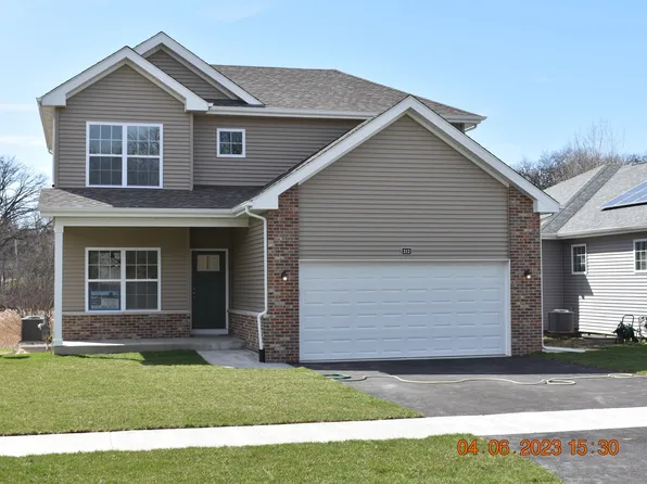 212 Crystal Ln, Steger, IL 60475