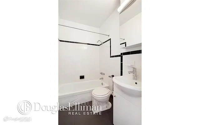 Rented by Douglas Elliman | media 16