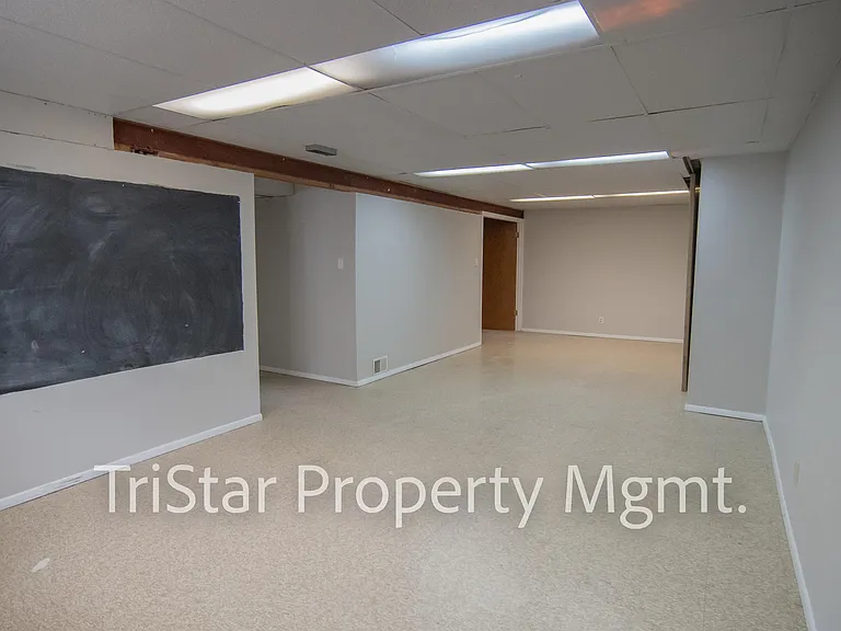 3413 Greenwood Cir — Photo 8