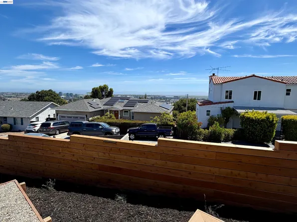 1588 Molitor Rd, Belmont, CA 94002