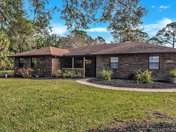 3rd image of 1810 Laurel Oak Dr N