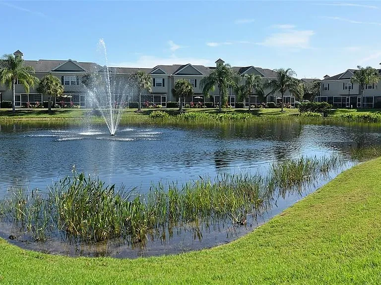 7658 Plantation Cir — Photo 13