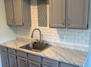2485 8th St APT 5, Wyandotte, MI 48192