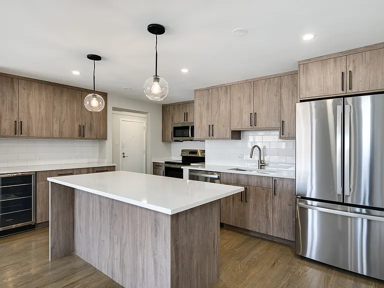 227 E Walton — Photo 3