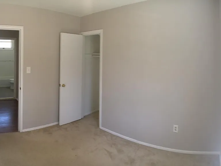 14 Wickford Ave — Photo 6