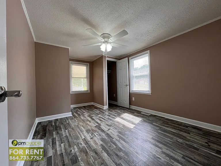 114 Radcliff Dr — Photo 12