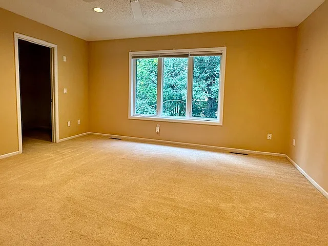5745 Annapolis Ln N — Photo 12