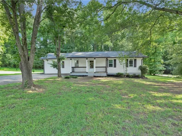 75 Hunters Ln, Powder Springs, GA 30127