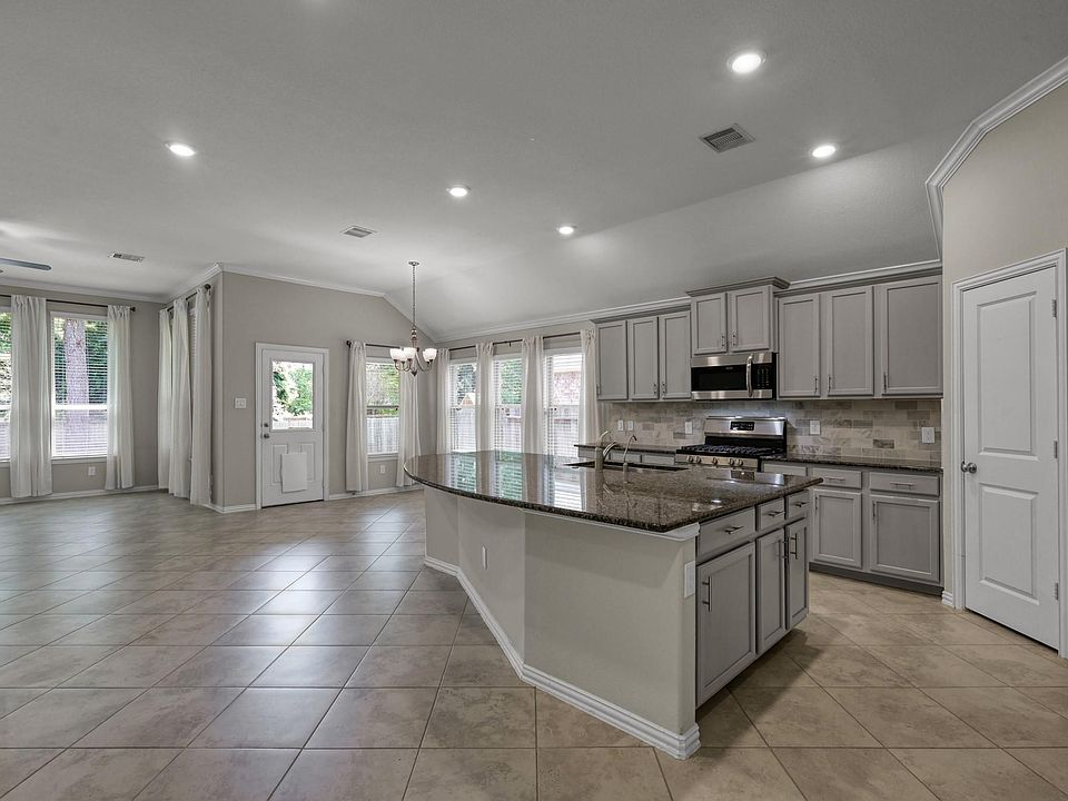 1st image of 122 S Bearkat Ct