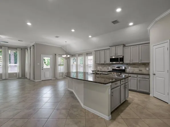 122 S Bearkat Ct, Montgomery, TX 77316