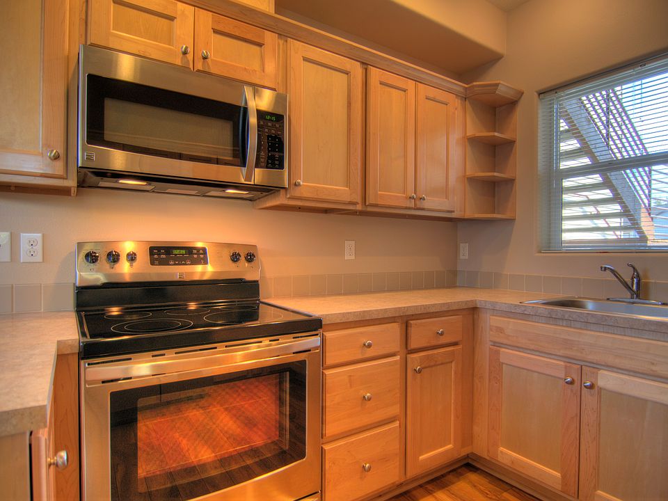 1st image of 5294 NE 121st Ave