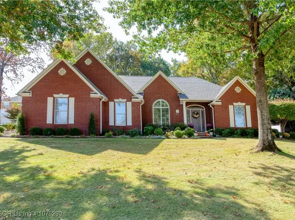 2007 Lee Creek Dr, Van Buren, AR 72956