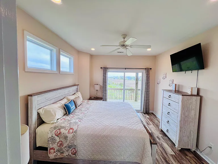 410 W Wilmington Ave — Photo 14