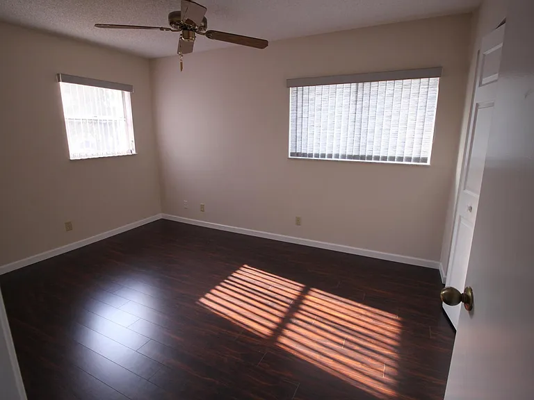 7342 Pinewalk Dr S — Photo 21
