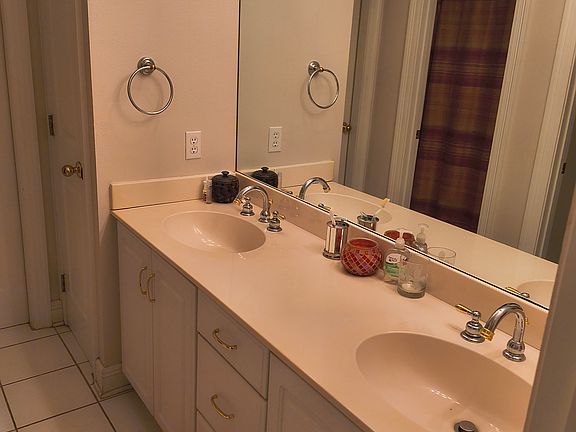 2nd image of 4112 Lemon St