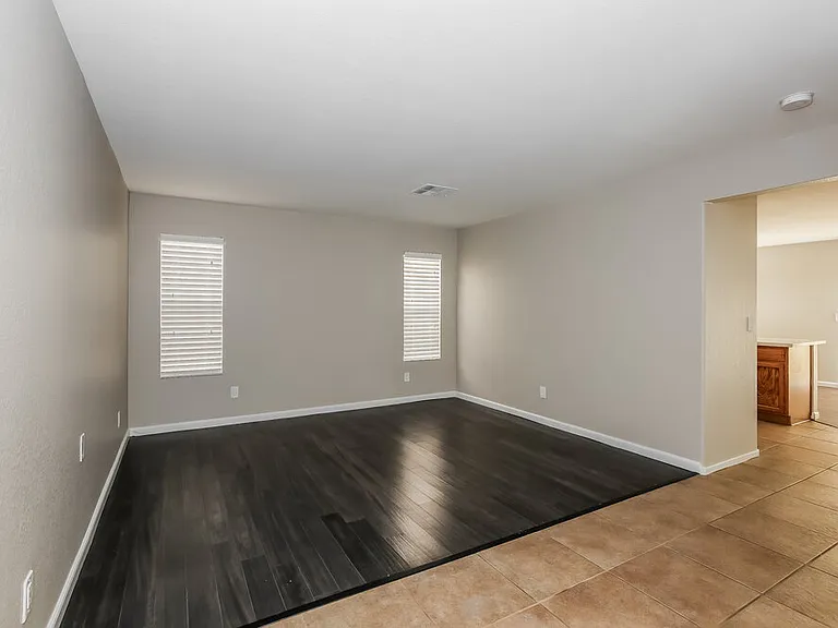 5005 Glittering Star Ct — Photo 4