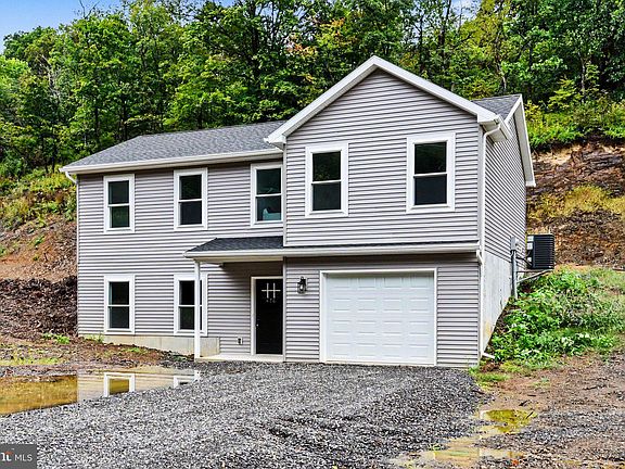 3rd image of 476 Gravel Hill Rd