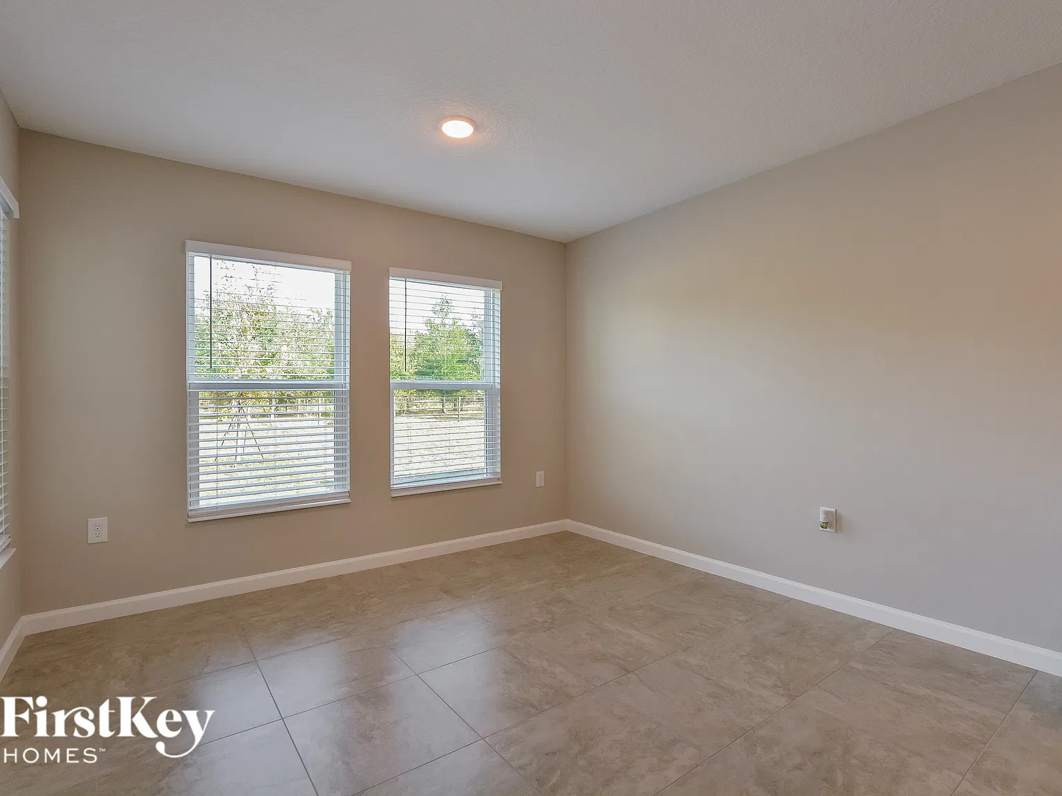 4 bed, 2.0 bath, 1758 sqft, $2,000 — Photo 4