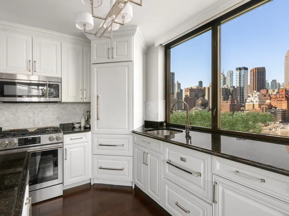 630 First Avenue image 5 of 13