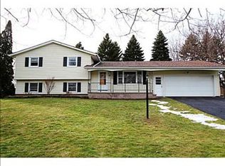 41 Kensington Ct, Rochester, NY 14612