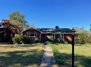 209 N Canterbury Rd, Charlotte, NC 28211