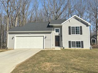 1350 Timberline Dr, Flint, MI 48507