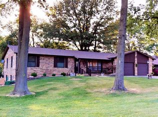 6424 Oak Dr, Moro, IL 62067