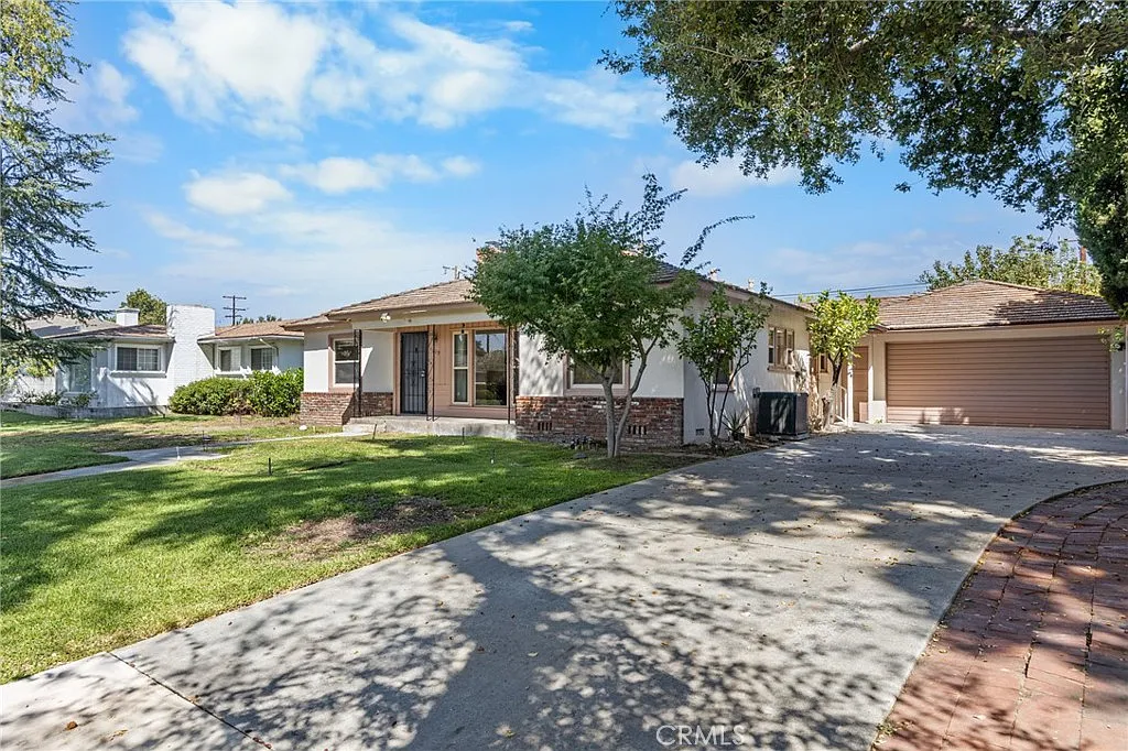 4 bed, 1670 sqft, $4,600 — Photo 2