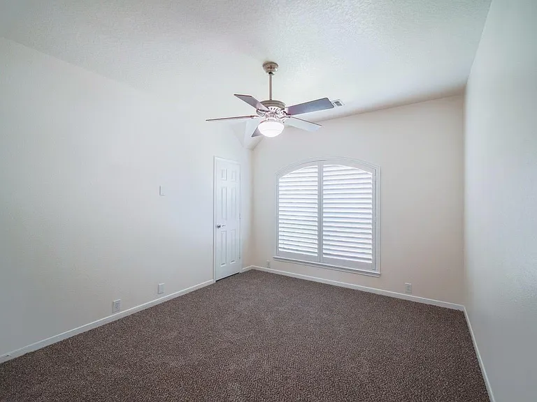 11606 Canyon Woods Dr — Photo 35