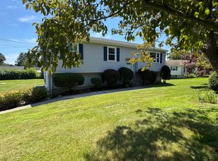 21 Weir St, Branford, CT 06405