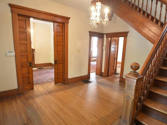 5th image of 1368 Neil Ave