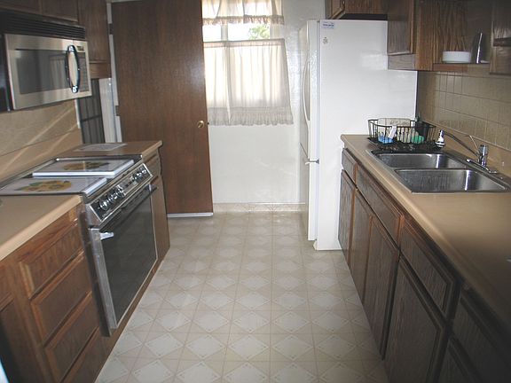 5th image of 114 Alvarado St
