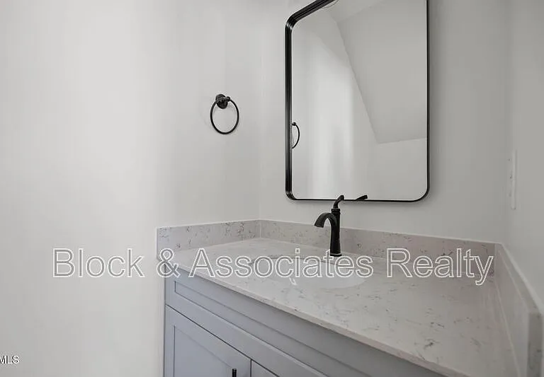 2811 Wilcox Pl #103 — Photo 6